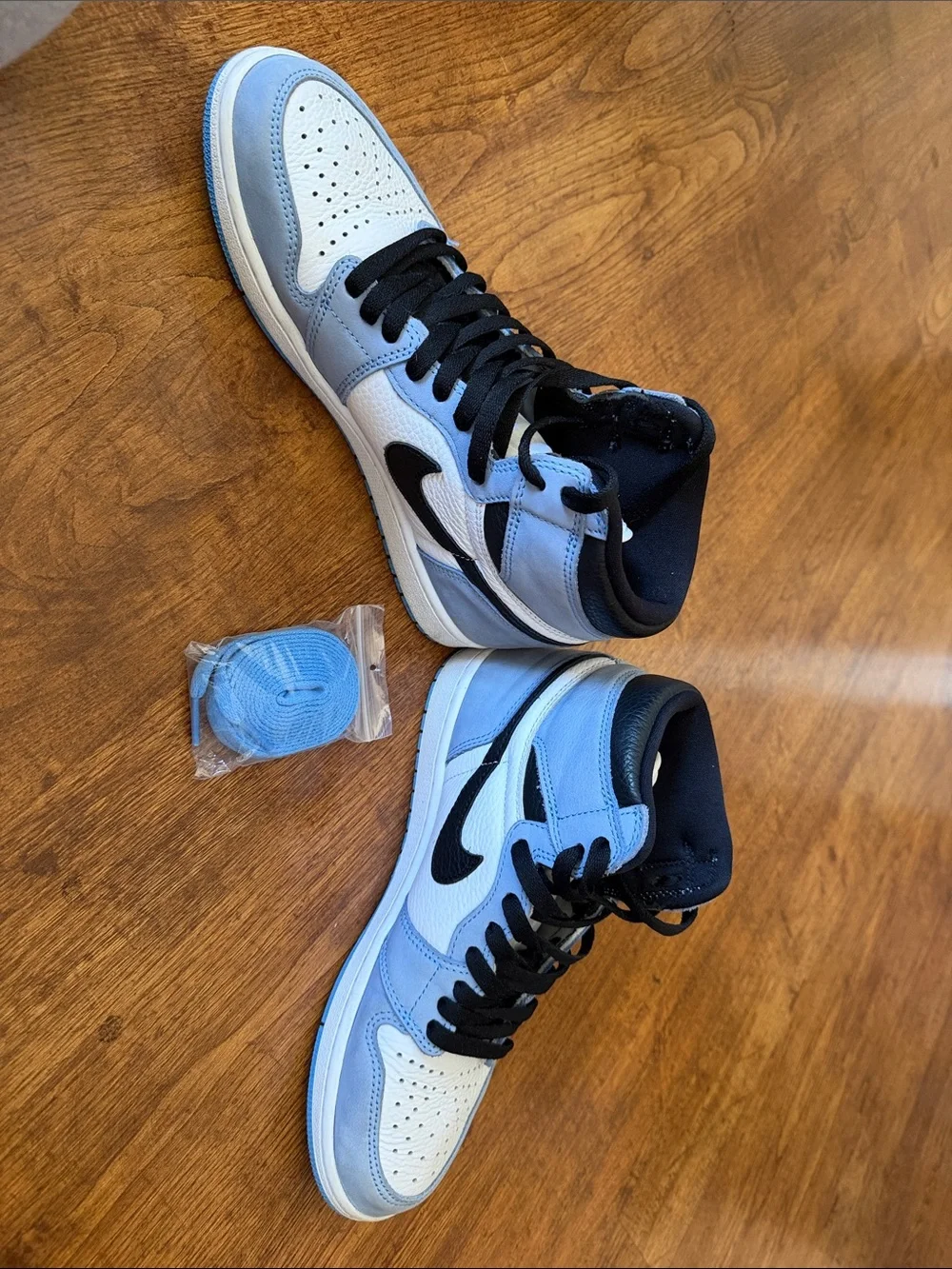Nike Air Jordan 1 High OG - University Blue/Black/White